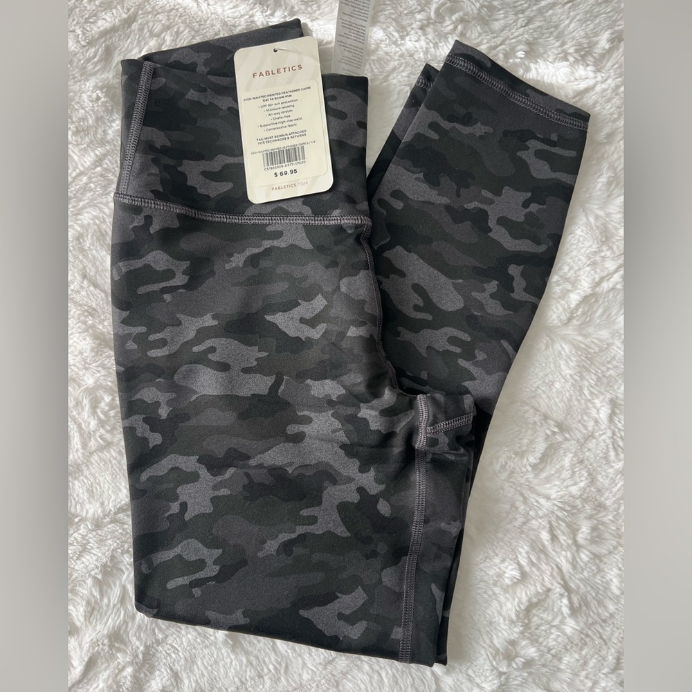 Fabletics High Waisted Heathered Capri